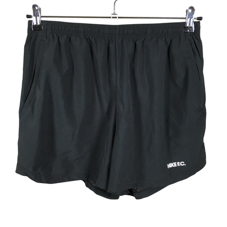 Unisex Nike - Lühikesed spordipüksid, suurus 38 - Must ()