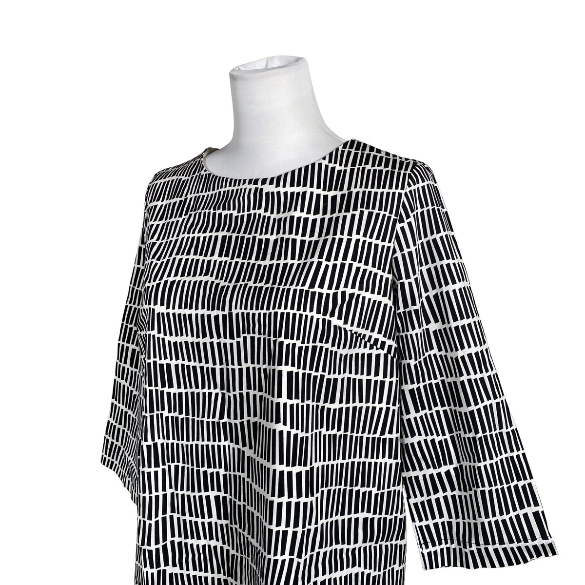 Unisex Marimekko - Mitteveniv kleit, suurus 40 - Must (2)