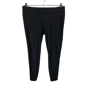 Unisex Nike - Spordiretuusid, suurus 42 - Must (1)