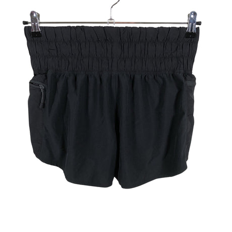 Unisex Under Armour - Lühikesed spordipüksid, suurus 38 - Must ()
