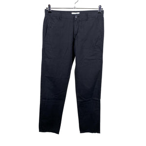 Unisex Calvin Klein - Mittevenivad püksid, suurus 32 - Must (1)