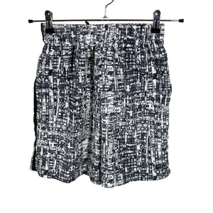 Unisex Nike - Lühikesed spordipüksid, suurus 158 - 164 - Hall (1)