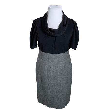 Unisex Kello - Mitteveniv kleit, suurus 42 - Hall ()