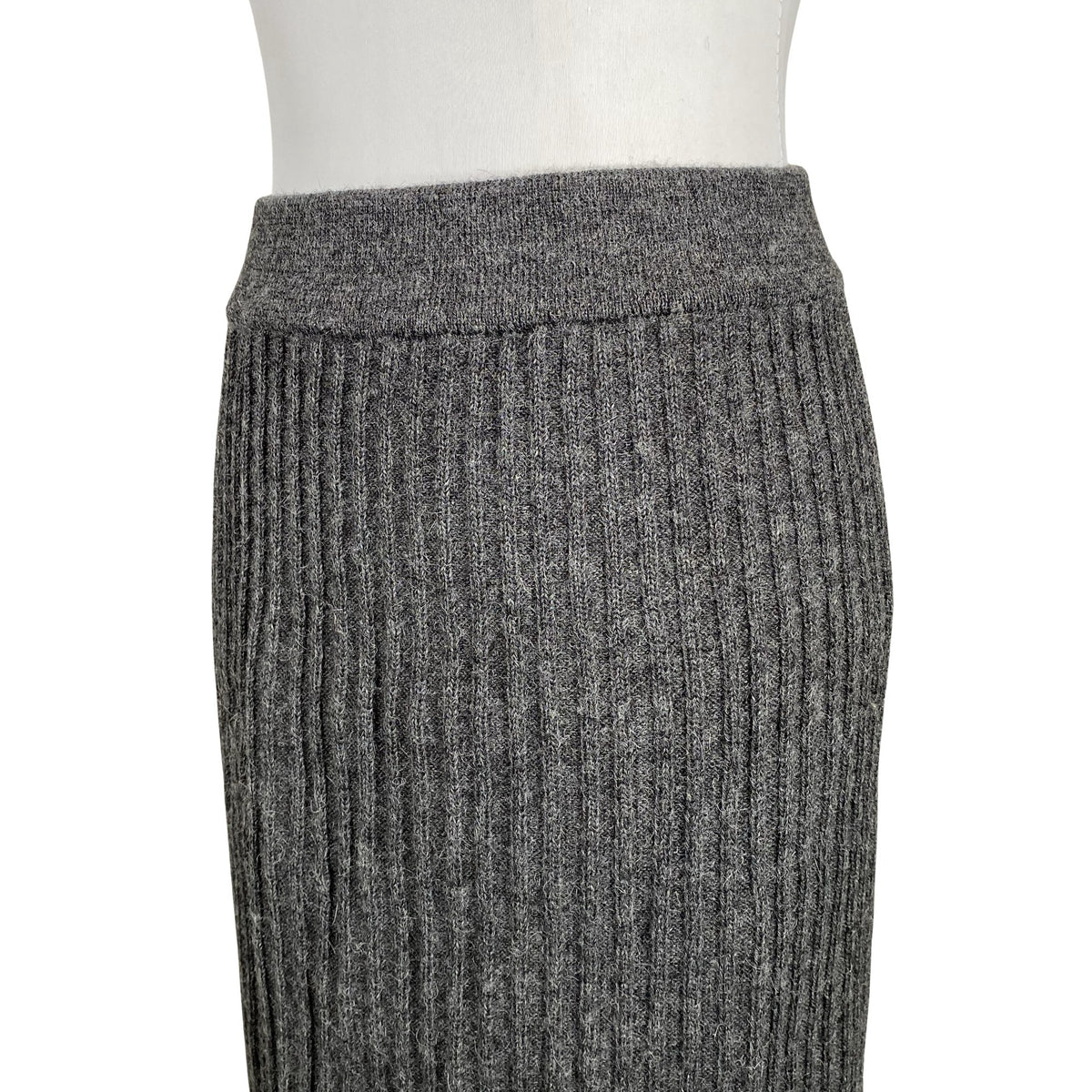 Unisex Alpa - Kootud seelik, suurus 36 - Hall (2)