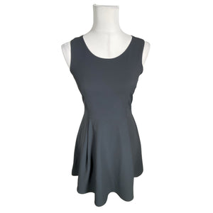Unisex Uniqlo - Mitteveniv kleit, suurus 34 - Hall (1)