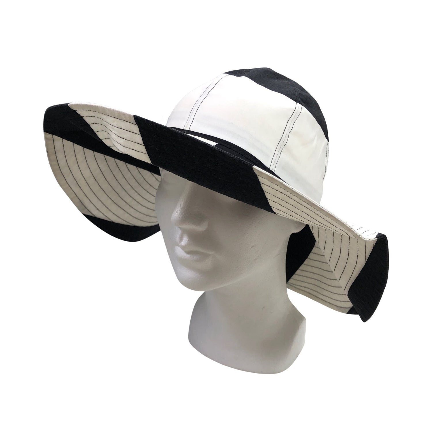  Hattu  Kesähattu, koko 54 - 56 cm  Marimekko 