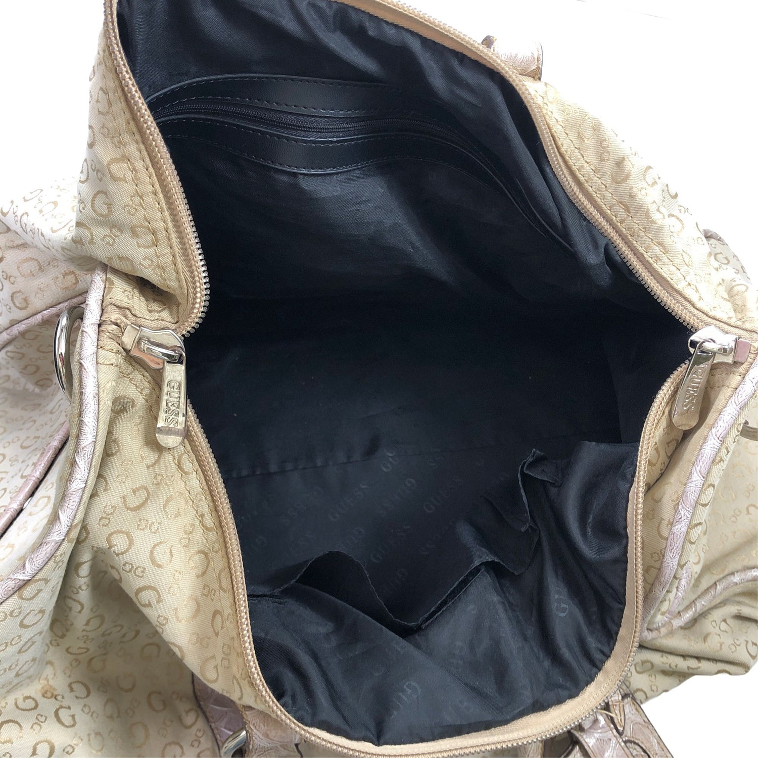  Matkakassi  Matkakassi, koko Maxi  Guess 