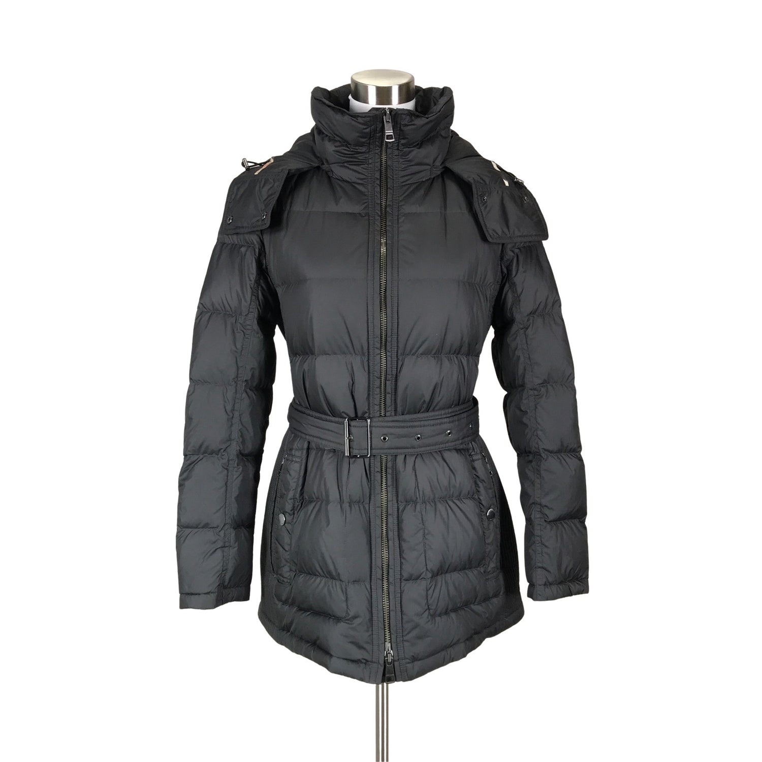  Untuvatakki  Untuvatakki, koko 42  Burberry 