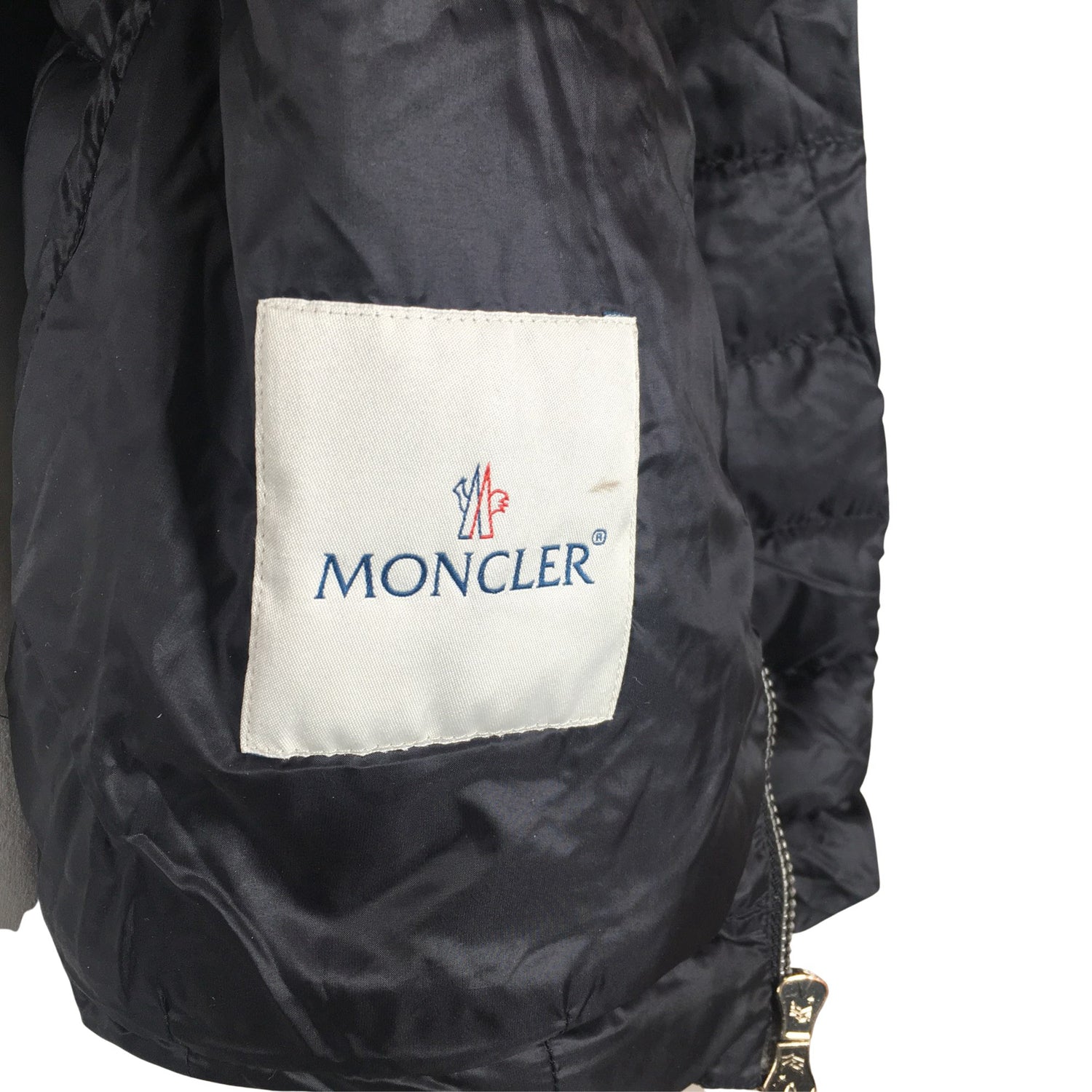  Kevyttoppatakki  Kevyttoppatakki, koko 40  Moncler 
