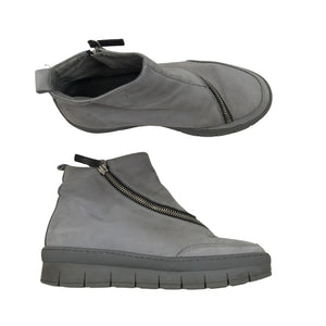 Ankle boots, size 38