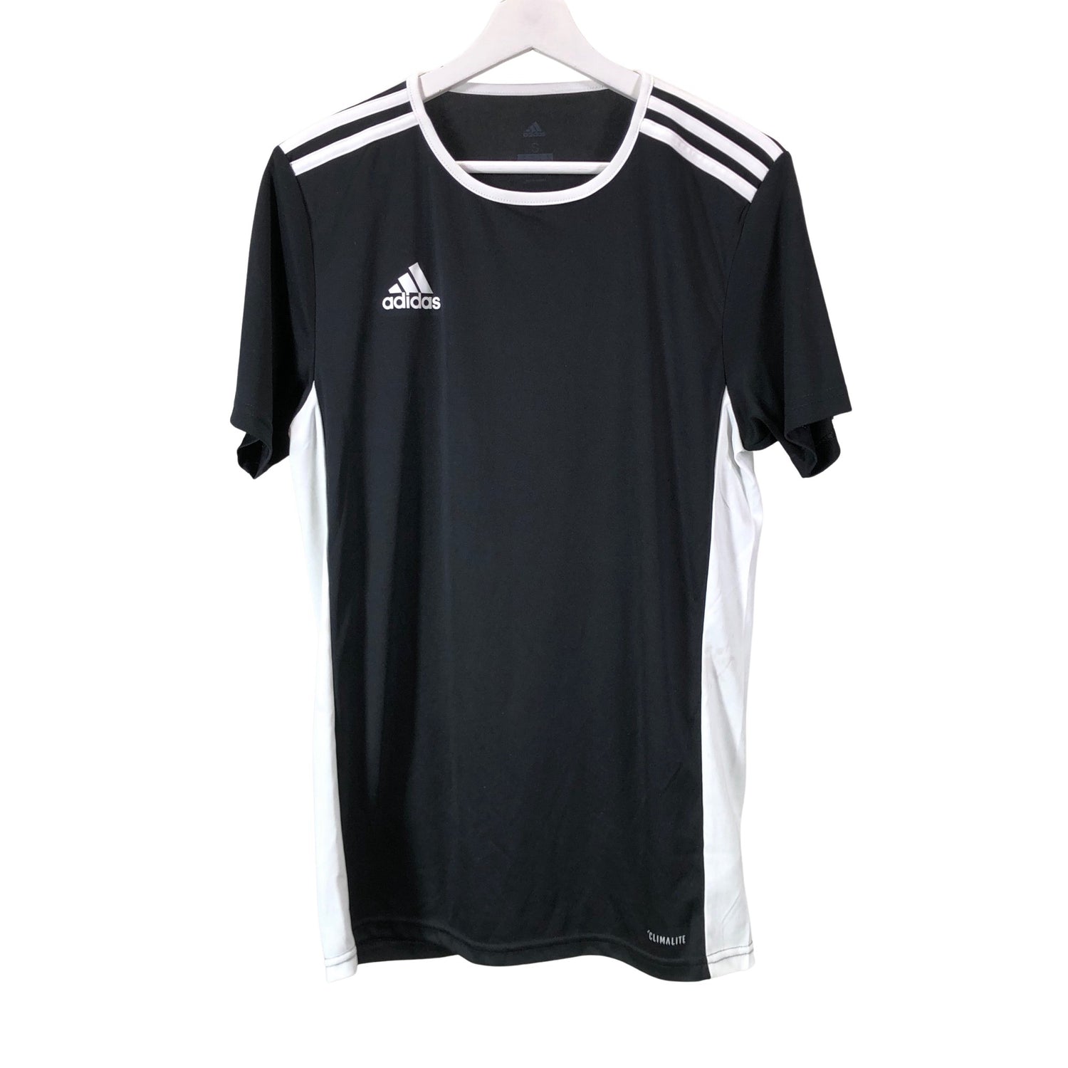  Urheilupaita  Urheilupaita, lyhyet hihat, koko S  Adidas 