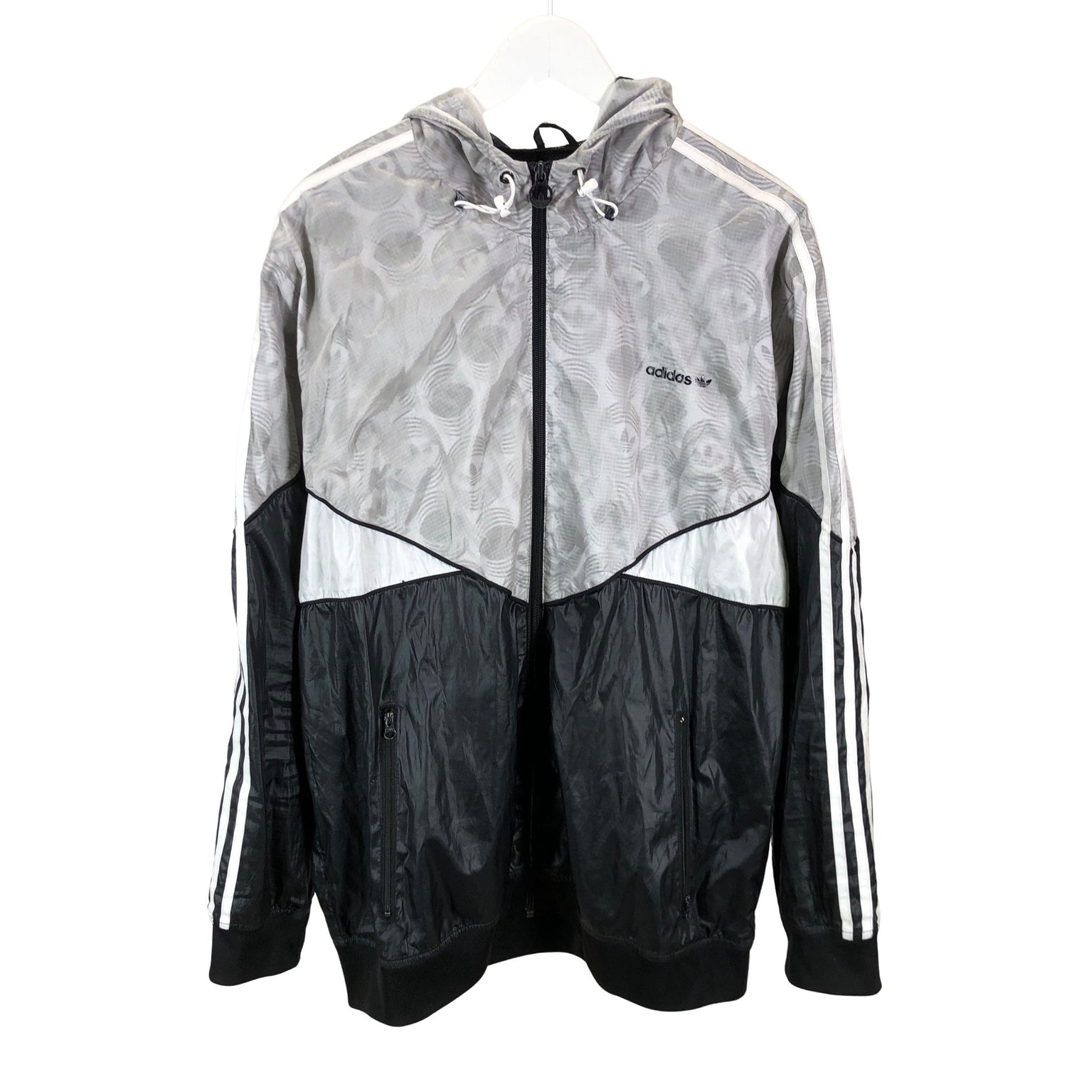  Urheilutakki  Urheilutakki, koko XL  Adidas 