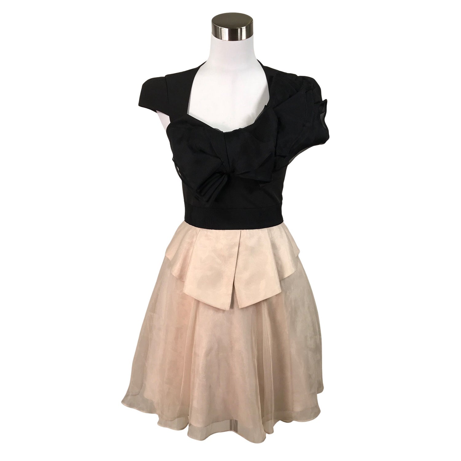  Juhlamekko  Juhlamekko, koko 36  Karen Millen 