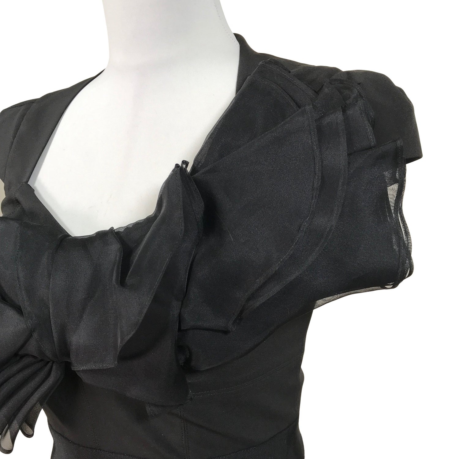  Juhlamekko  Juhlamekko, koko 36  Karen Millen 