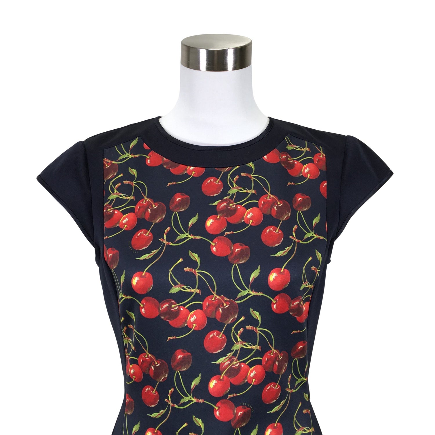  Mekko  Trikoomekko, koko 38  Ted Baker 