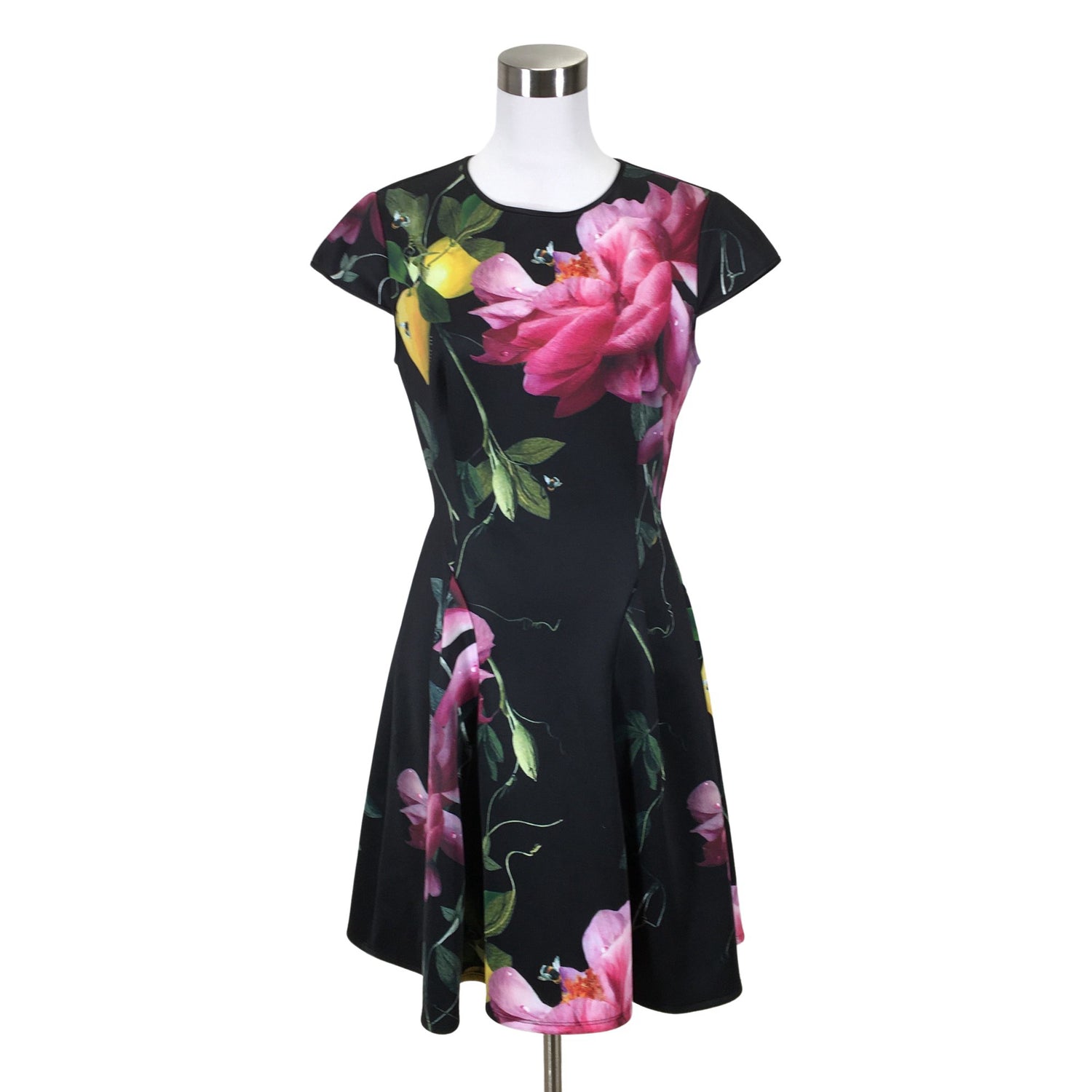  Mekko  Trikoomekko, koko 38  Ted Baker 