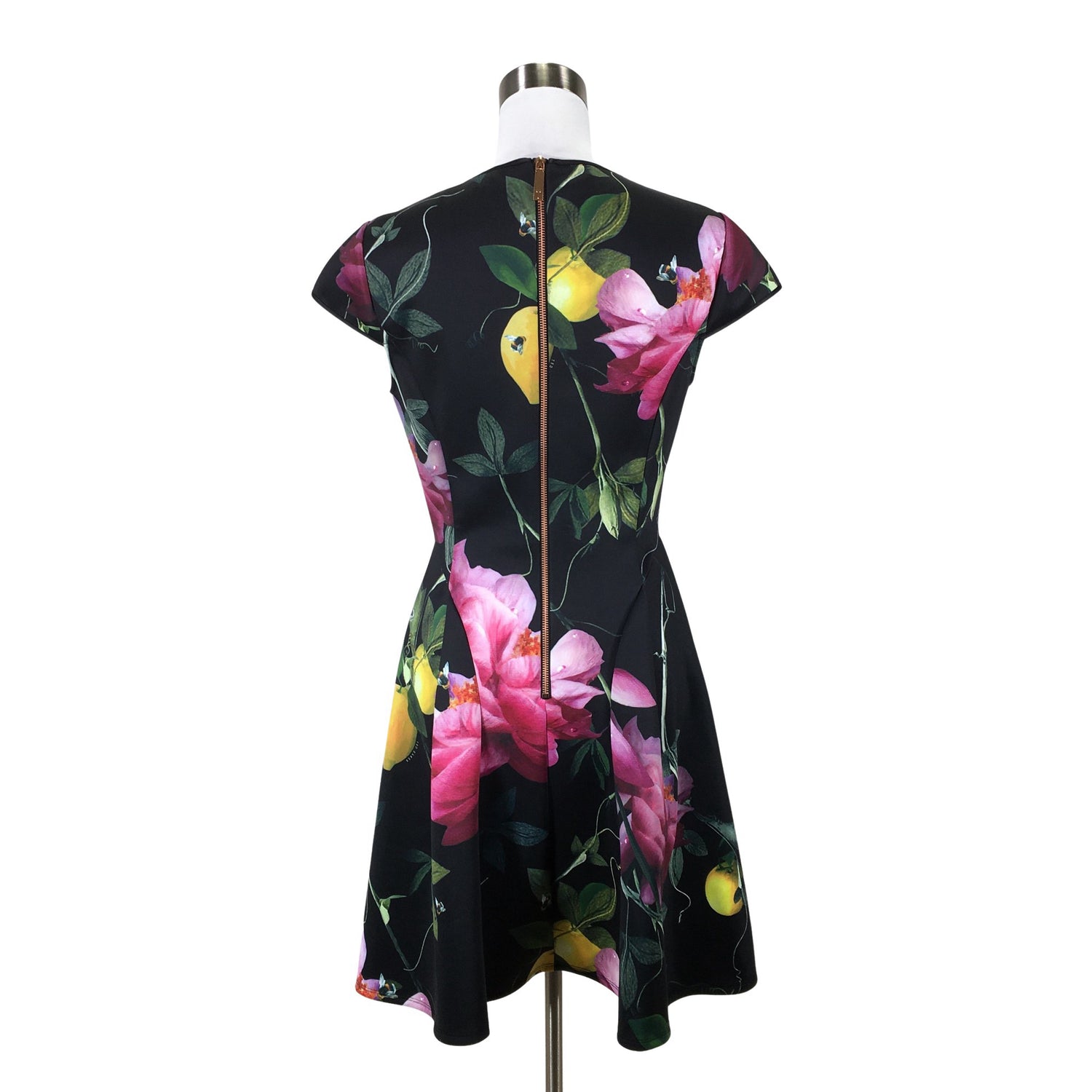  Mekko  Trikoomekko, koko 38  Ted Baker 