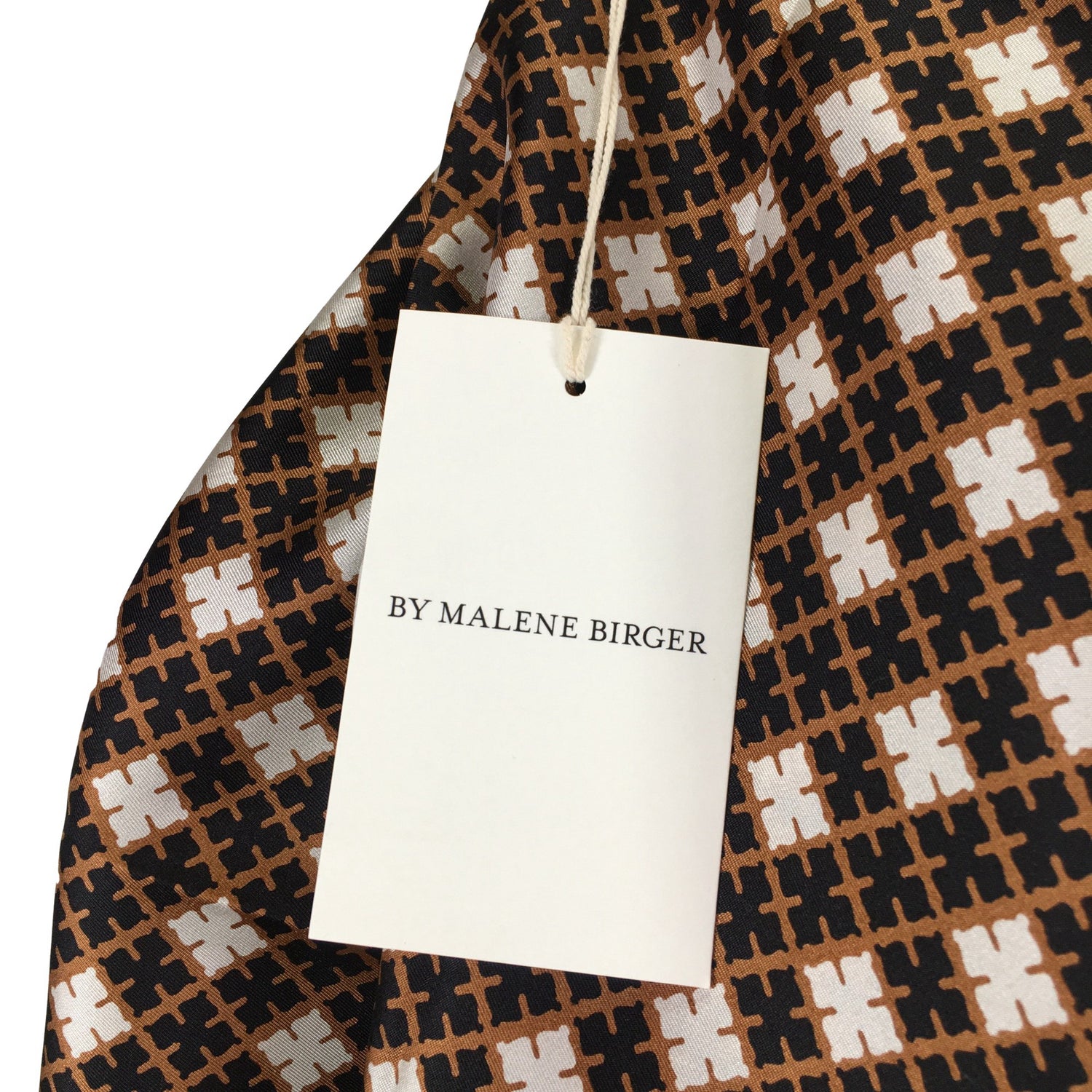  Huivi  Huivi, koko Midi  by Malene Birger 