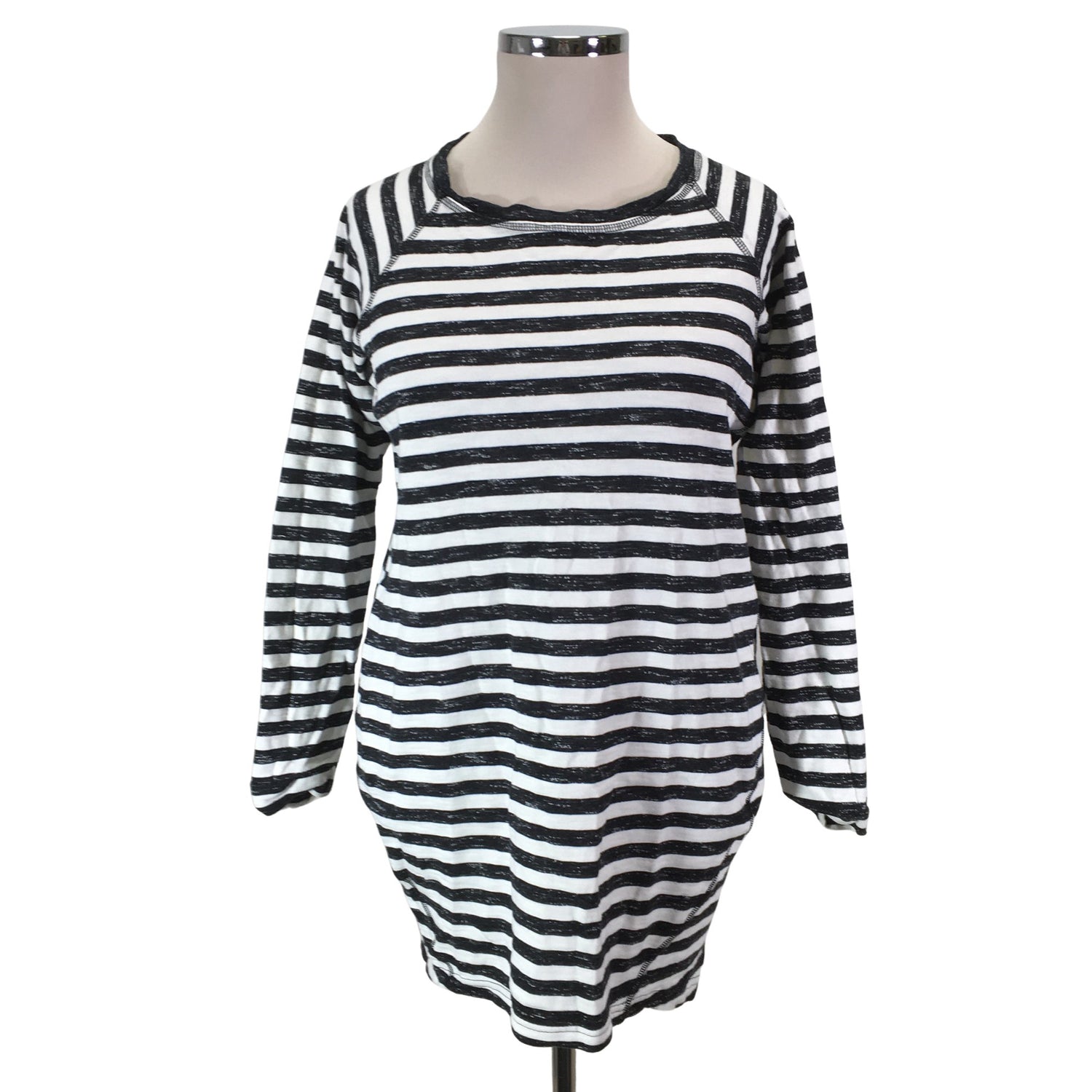  Mekko  Trikoomekko, koko 42  Noom 