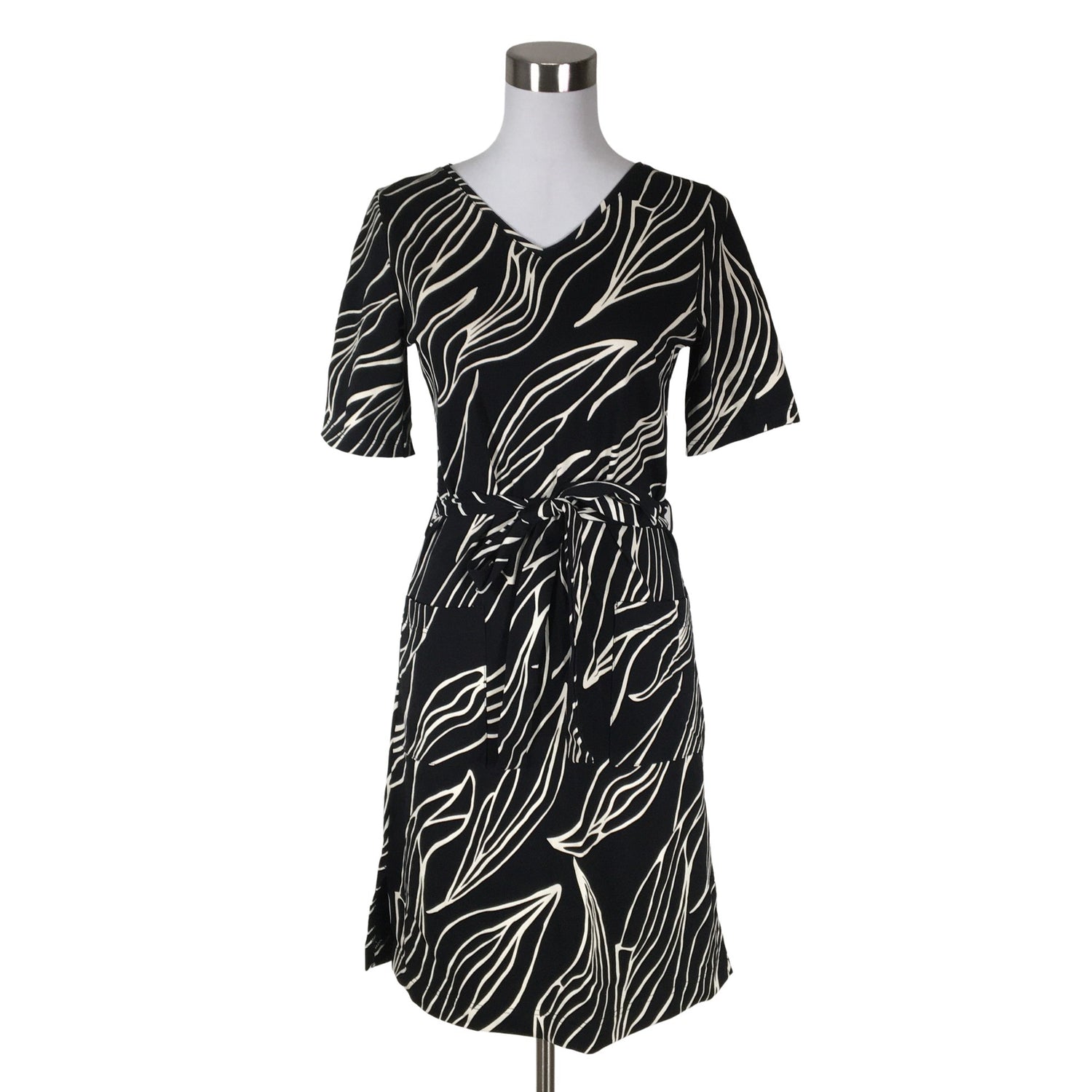  Mekko  Trikoomekko, koko 34  NOSH 