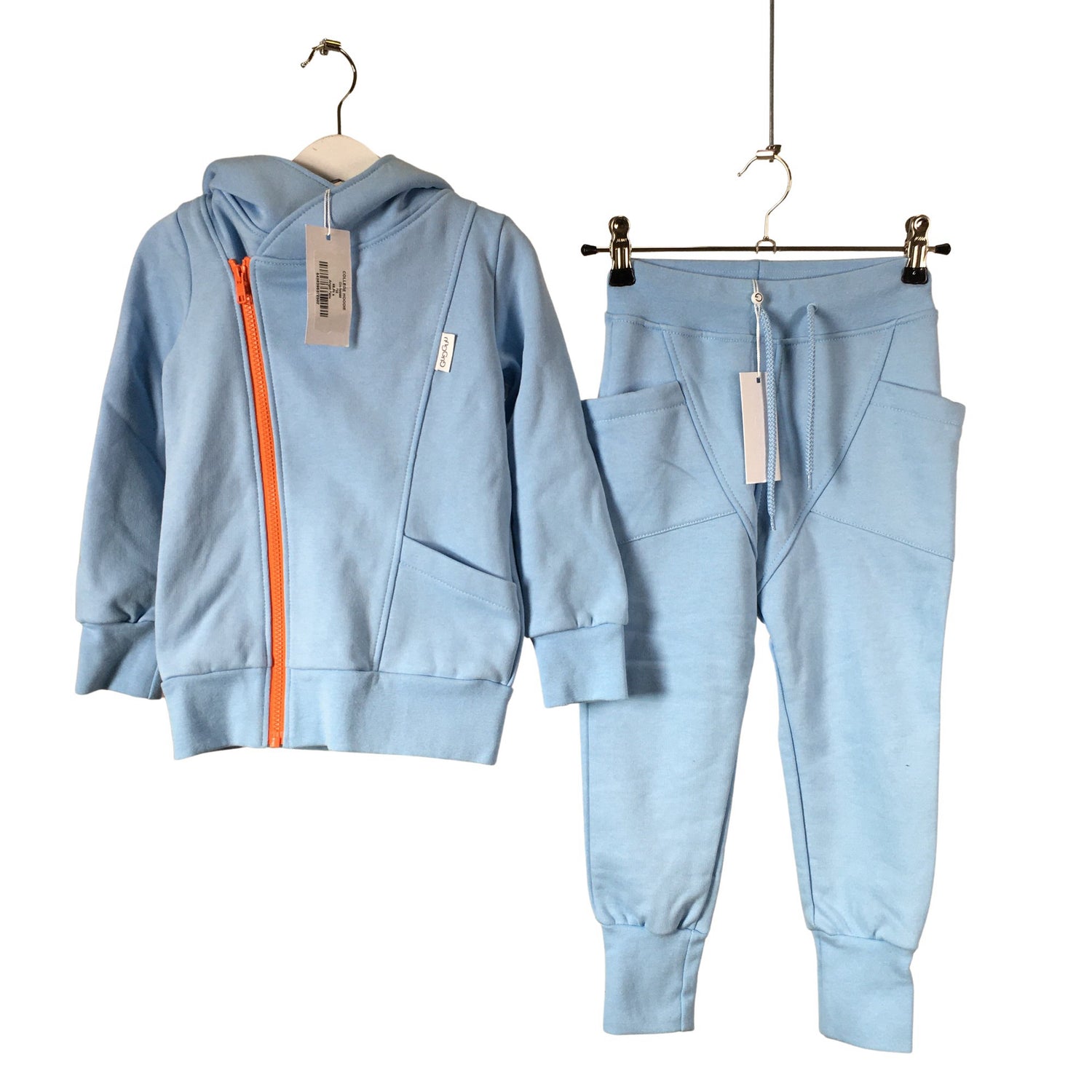 Collegeasu, koko 104 - 110