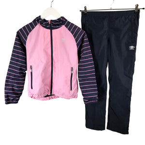 Unisex Umbro - Välikausiasu, koko 134 - 140 -  (1)