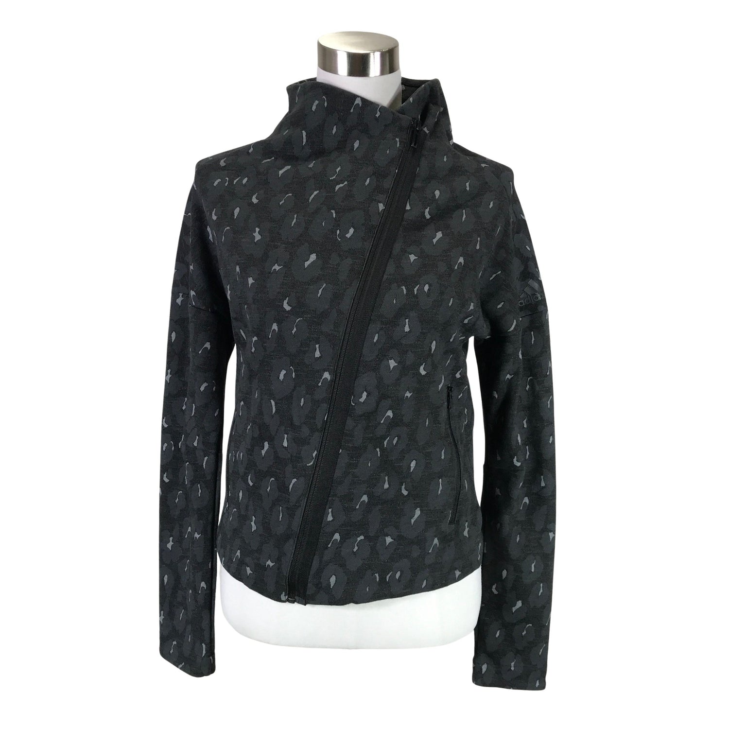  Swetari  Swetari, koko 36  Adidas 