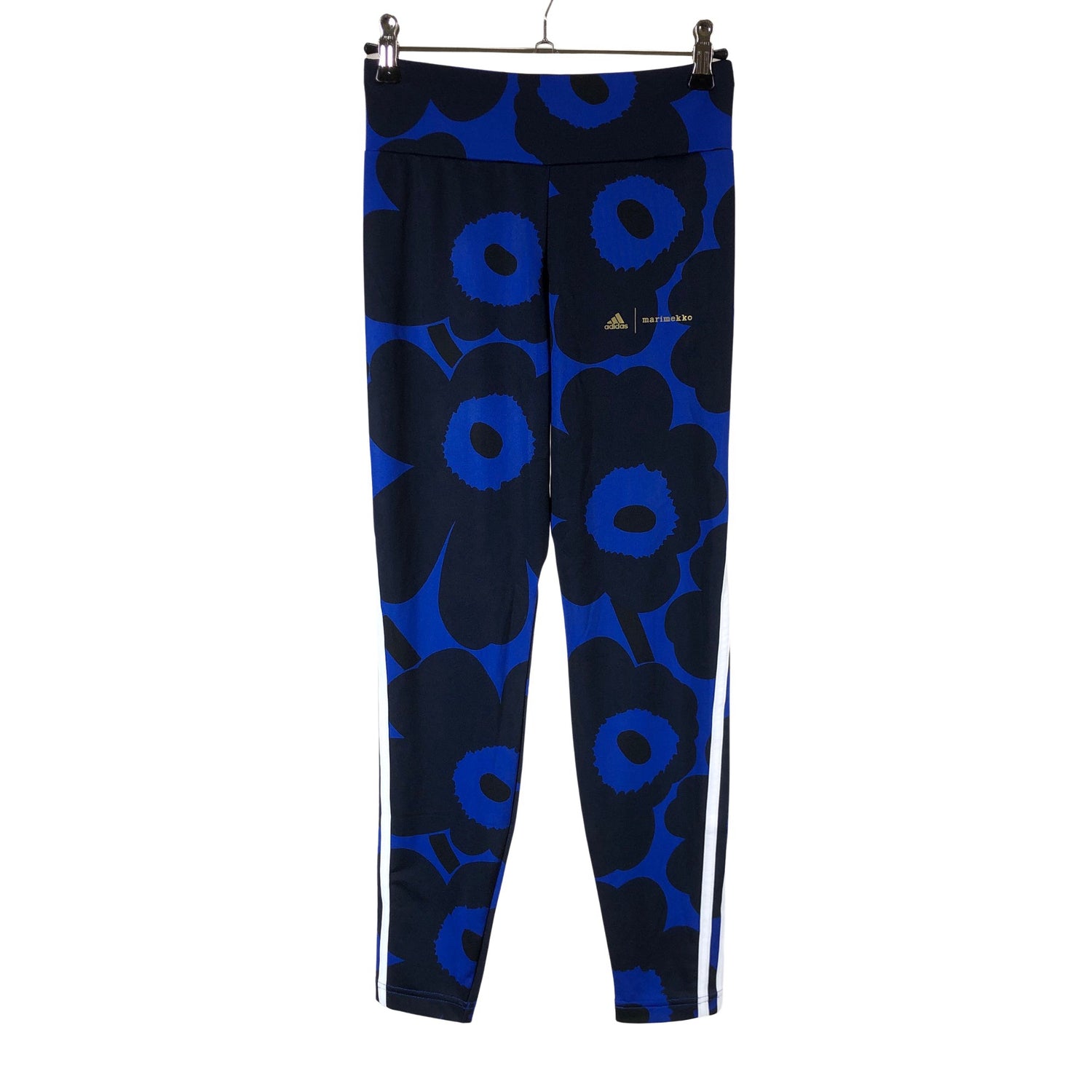 Urheilutrikoot  Urheilutrikoot, koko 146 - 152  Adidas 