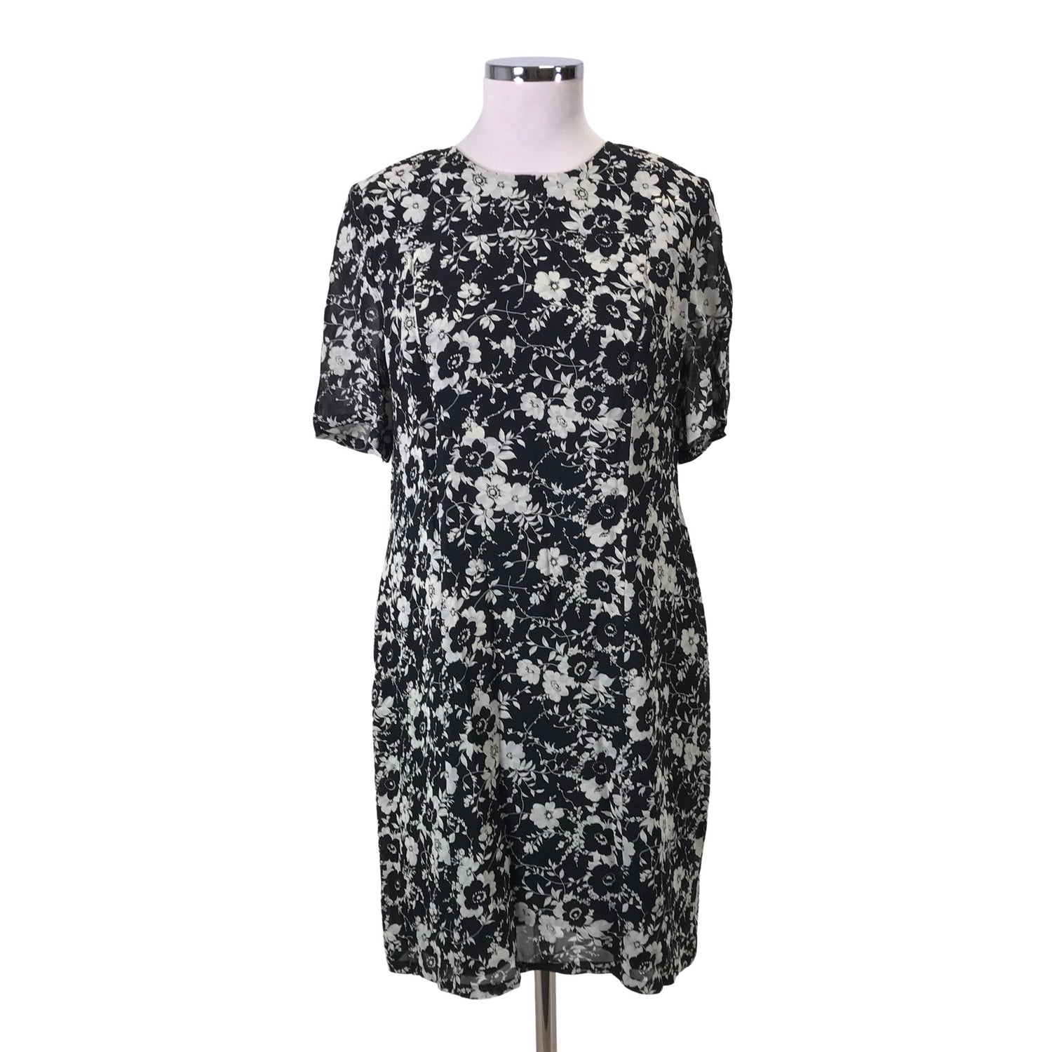  Mekko  Sifonkimekko, koko 42  Adatto 