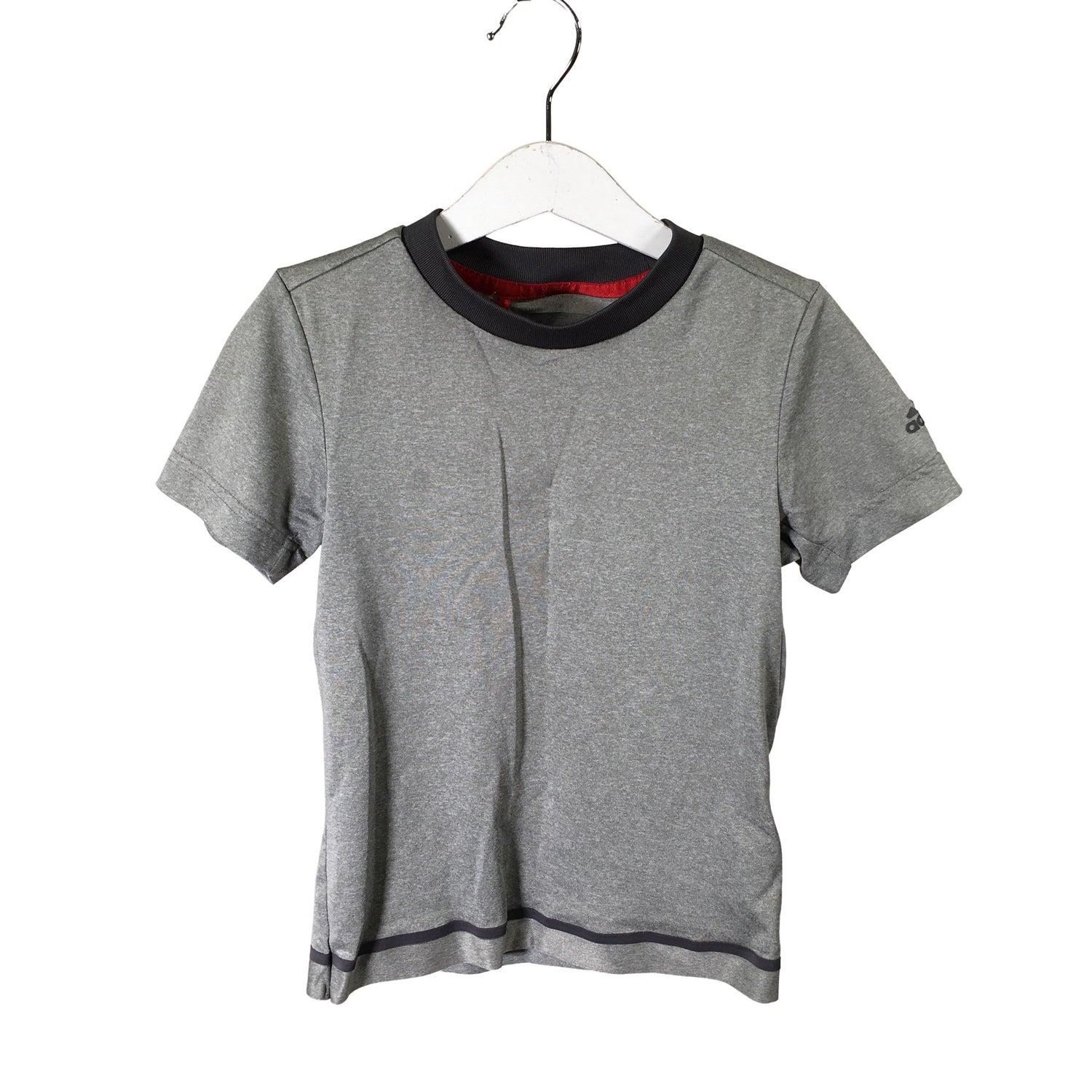  Urheilupaita  Urheilupaita, lyhyet hihat, koko 110 - 116  Adidas 