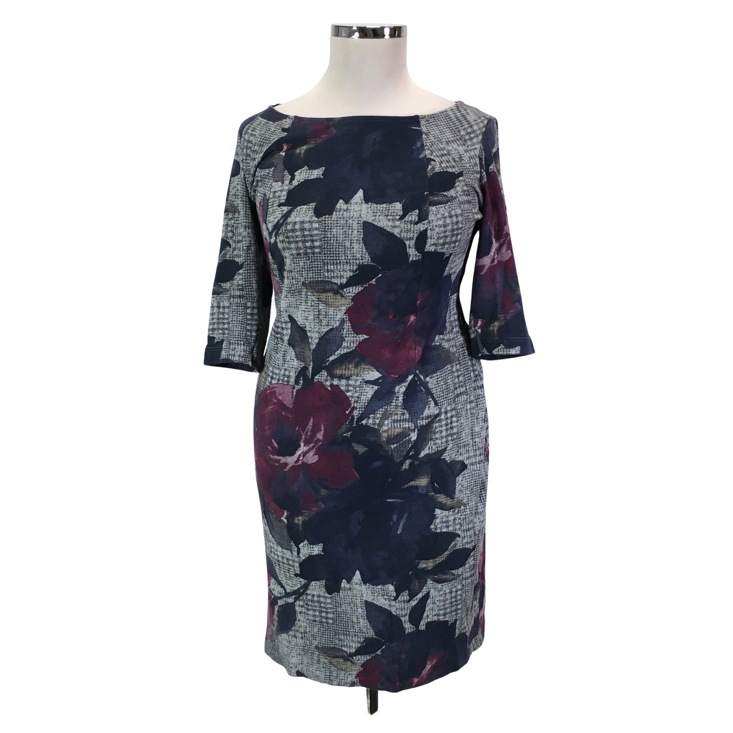  Mekko  Trikoomekko, koko 42  Vaide 