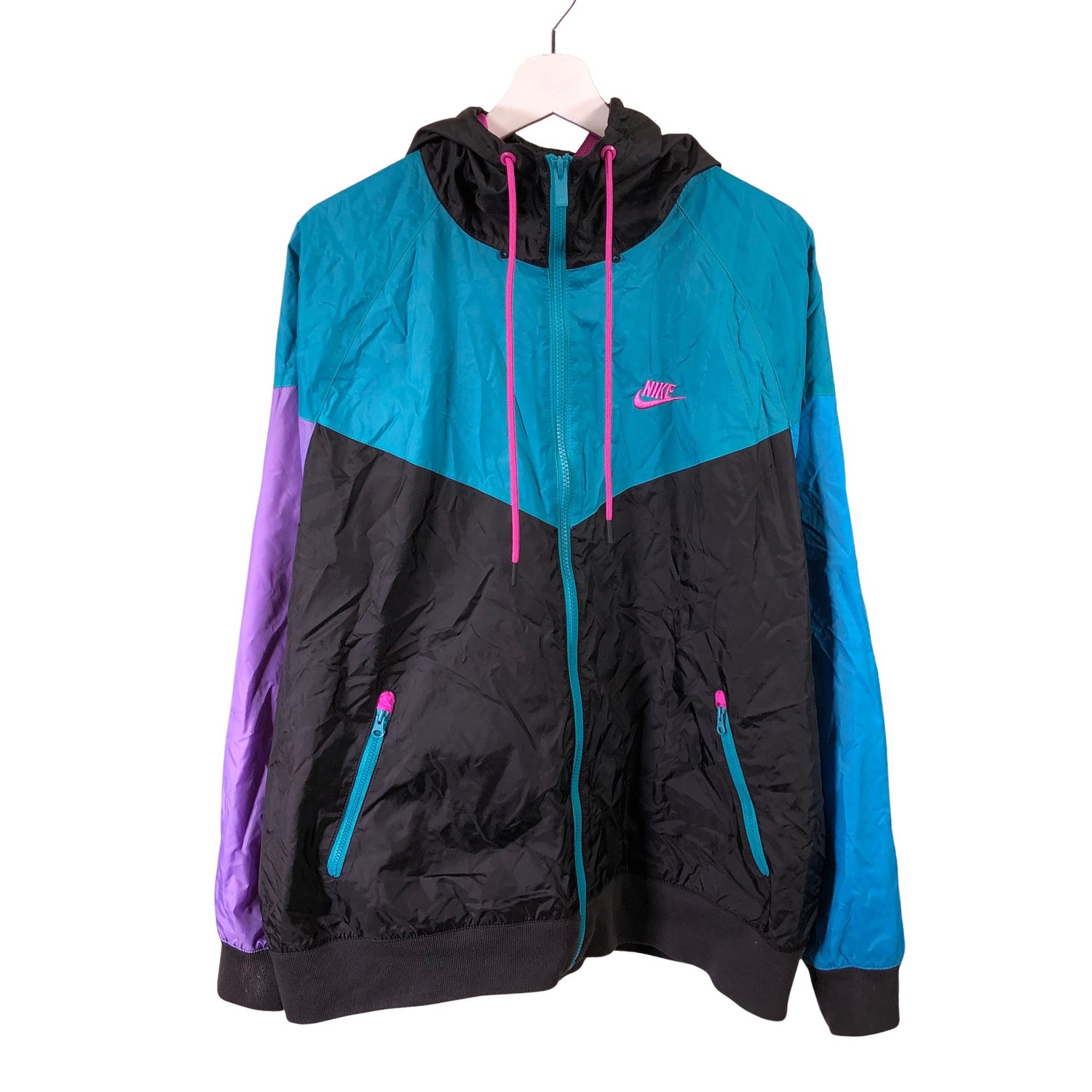  Urheilutakki  Ulkoilutakki, koko L  Nike 