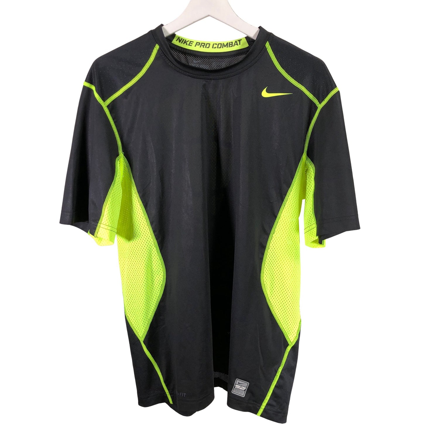  Urheilupaita  Urheilupaita, lyhyet hihat, koko L  Nike 