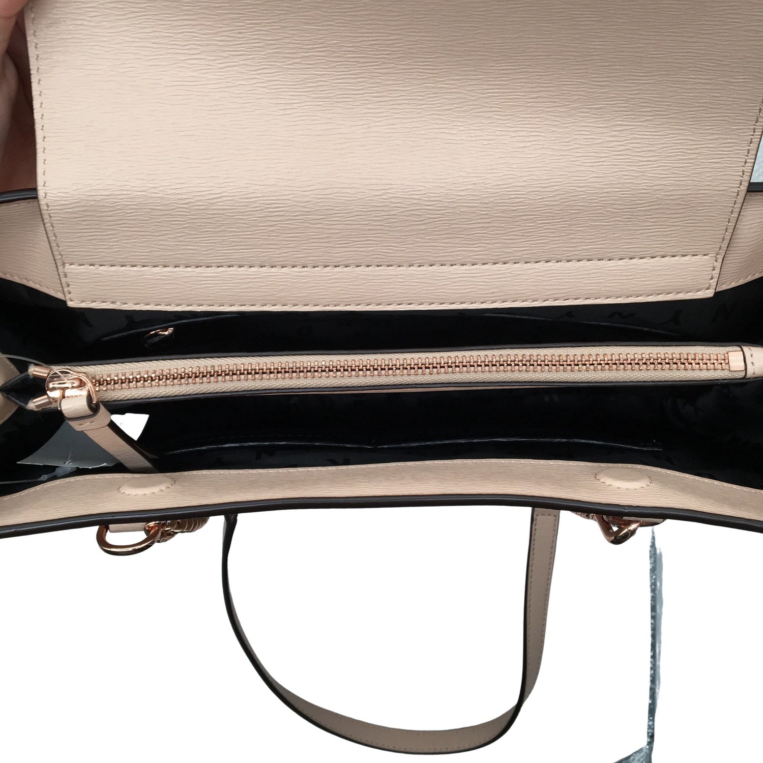  Käsilaukku  Käsilaukku, koko Midi  DKNY 