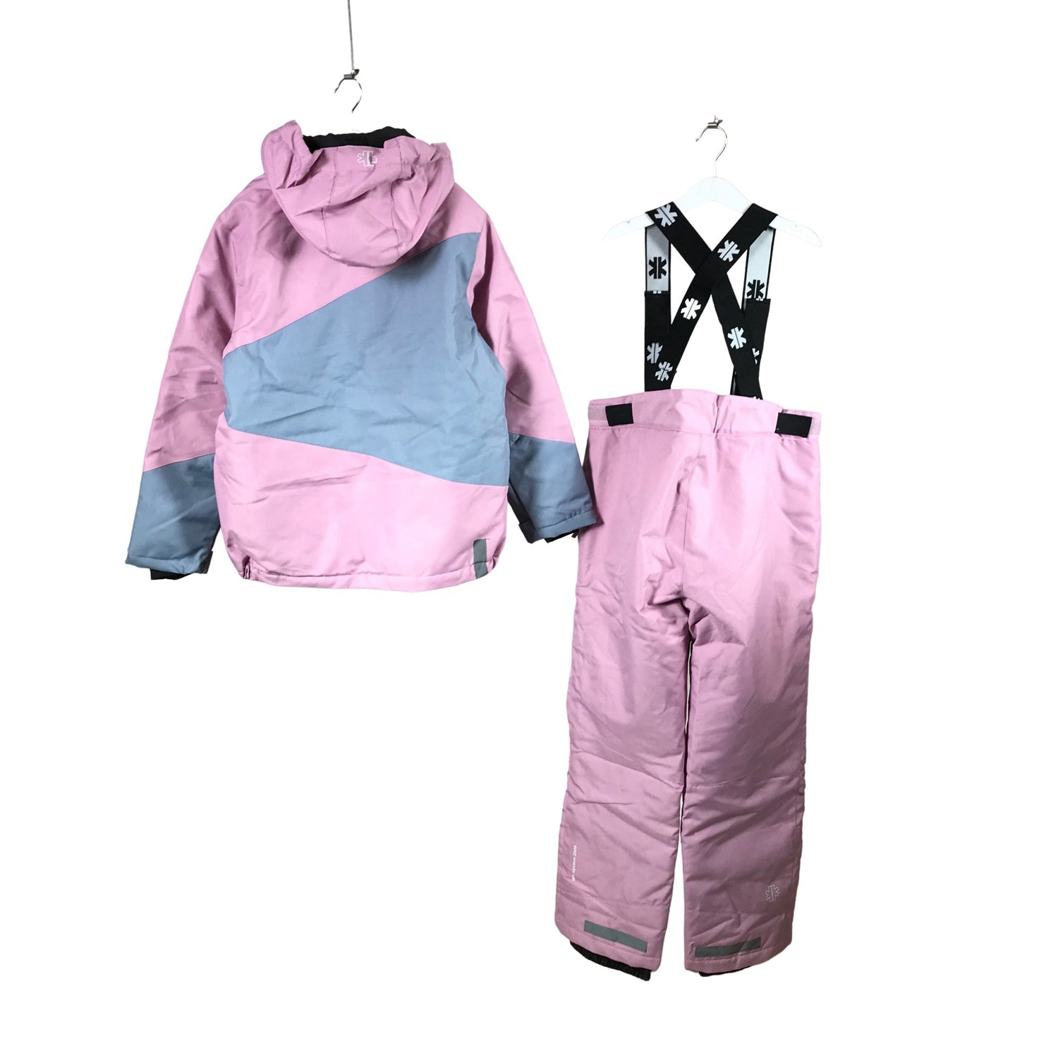  Toppa-asu  Toppa-asu, koko 146 - 152  Ski Industries 
