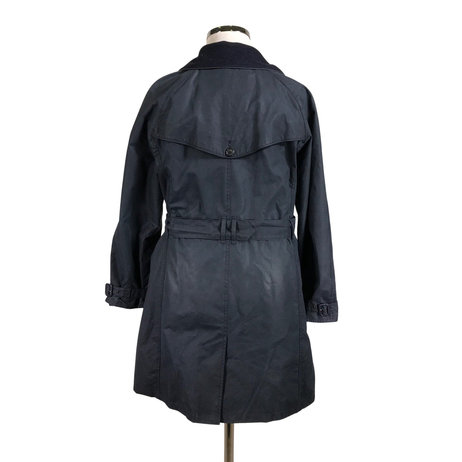  Välikausitakki  Trenssitakki, koko 44  Barbour 