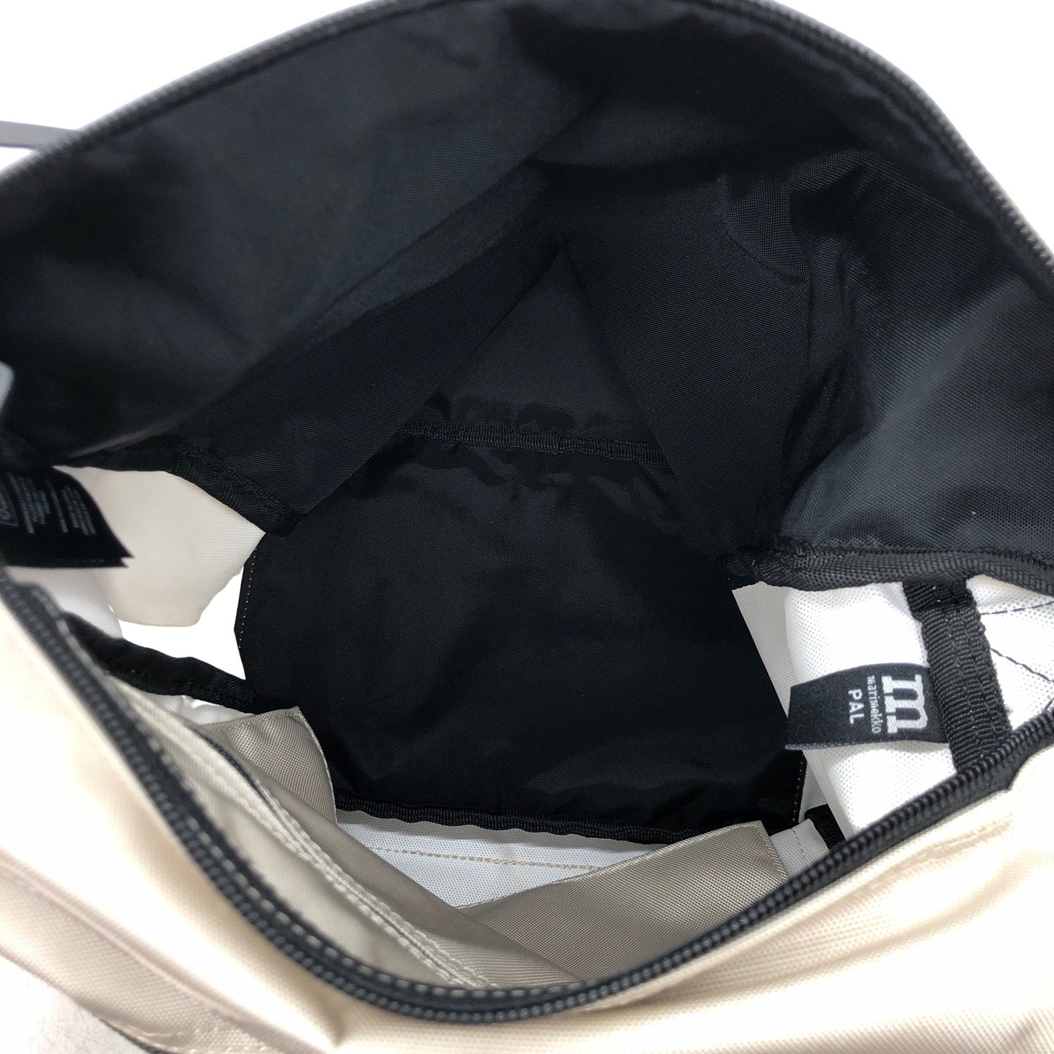 Olkalaukku, koko Midi