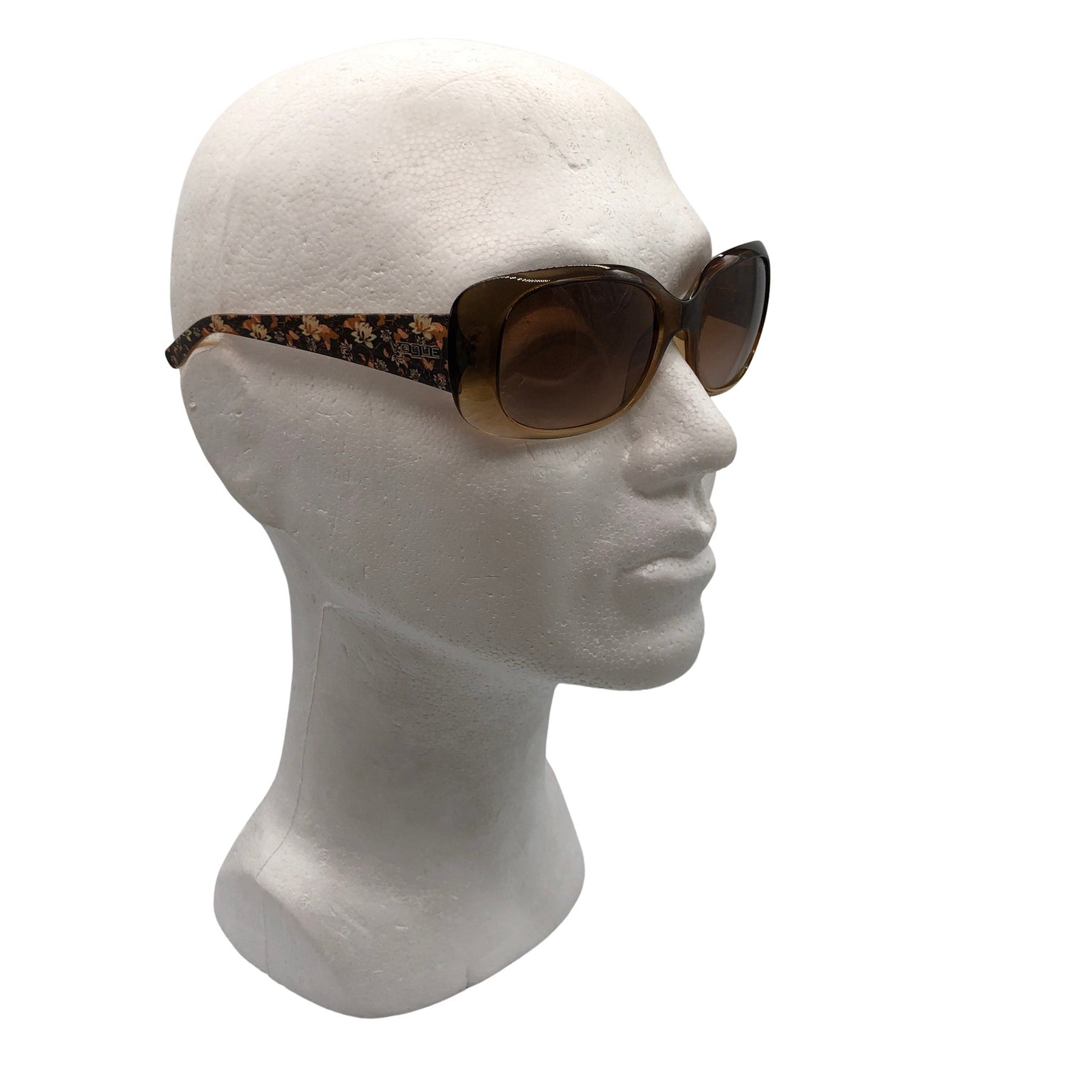  Aurinkolasit  Aurinkolasit, koko Ei kokoa  Vogue 