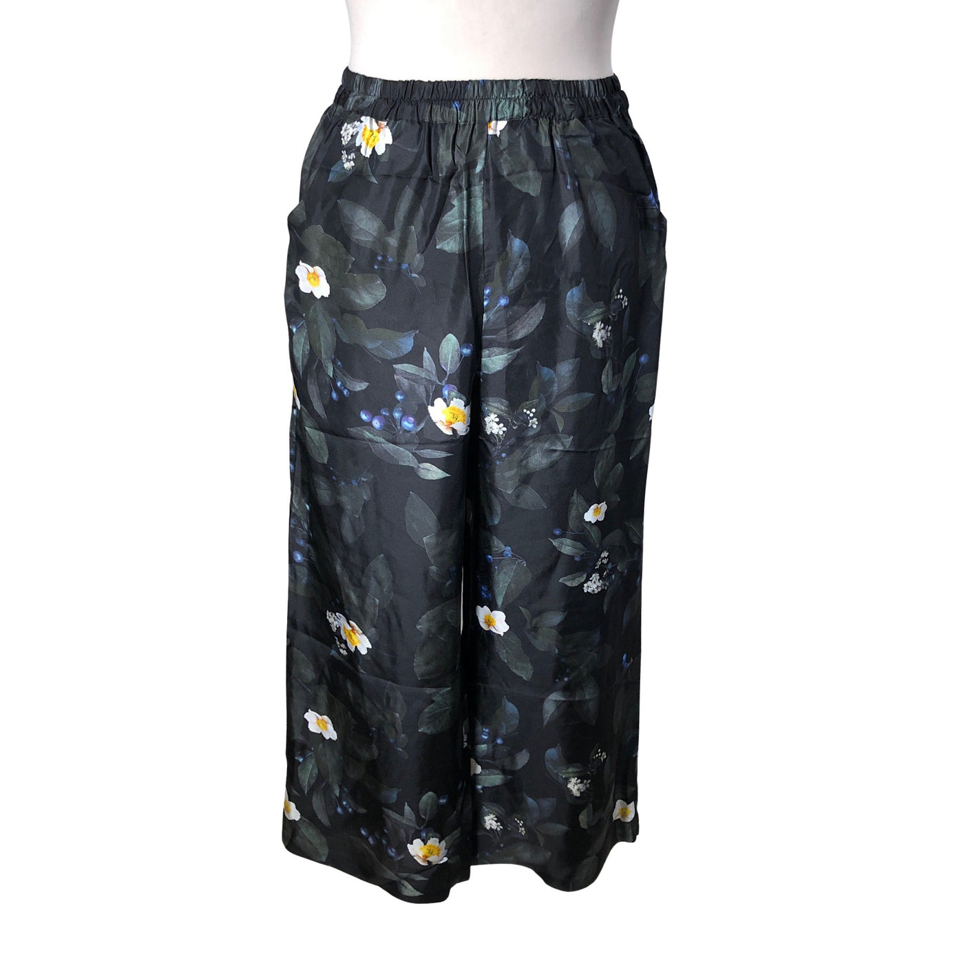 Unisex Uhana Design - Ohuet housut, koko 42 -  (1)