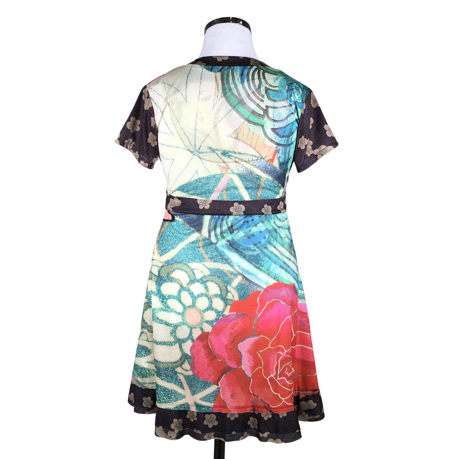  Mekko  Trikoomekko, koko 42  Desigual 