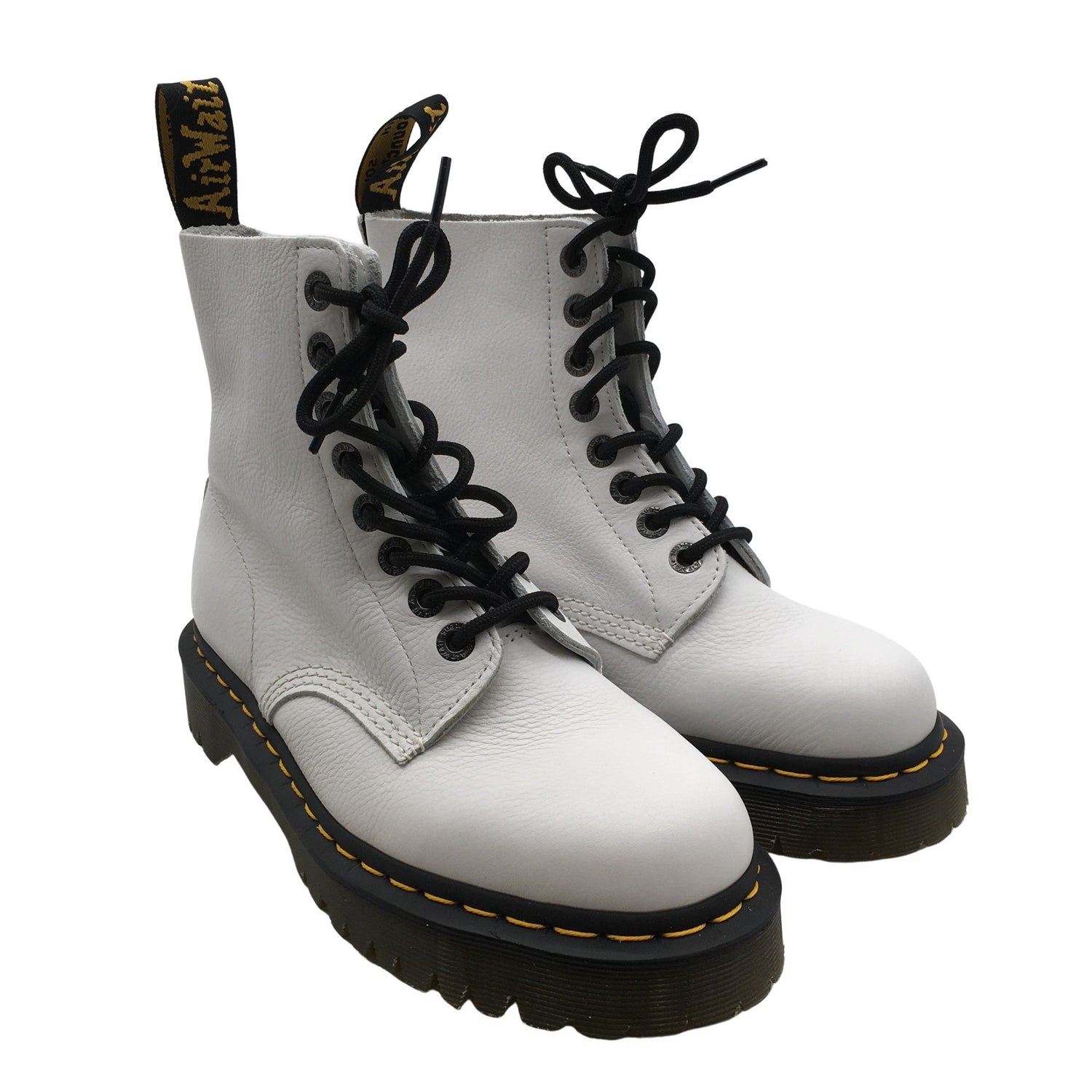  Maiharit  Maiharit, koko 39  Dr. Martens 