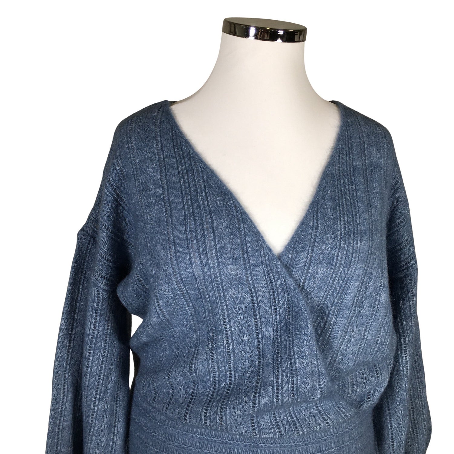  Neulepaita  Neulepaita, koko 42  La Maille Sezane 
