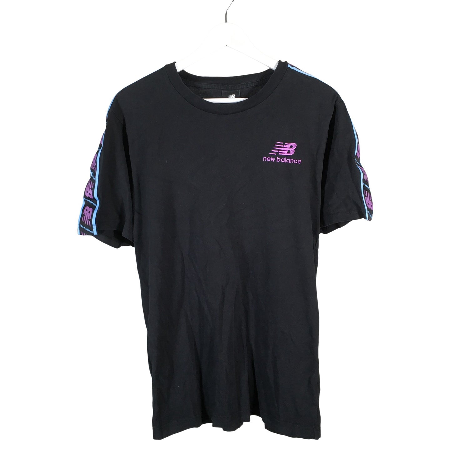  T-paita  T-paita, koko L  New Balance 
