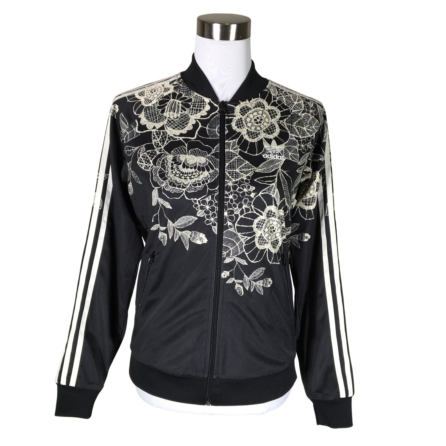  Urheilutakki  Verryttelytakki, koko 38  Adidas 