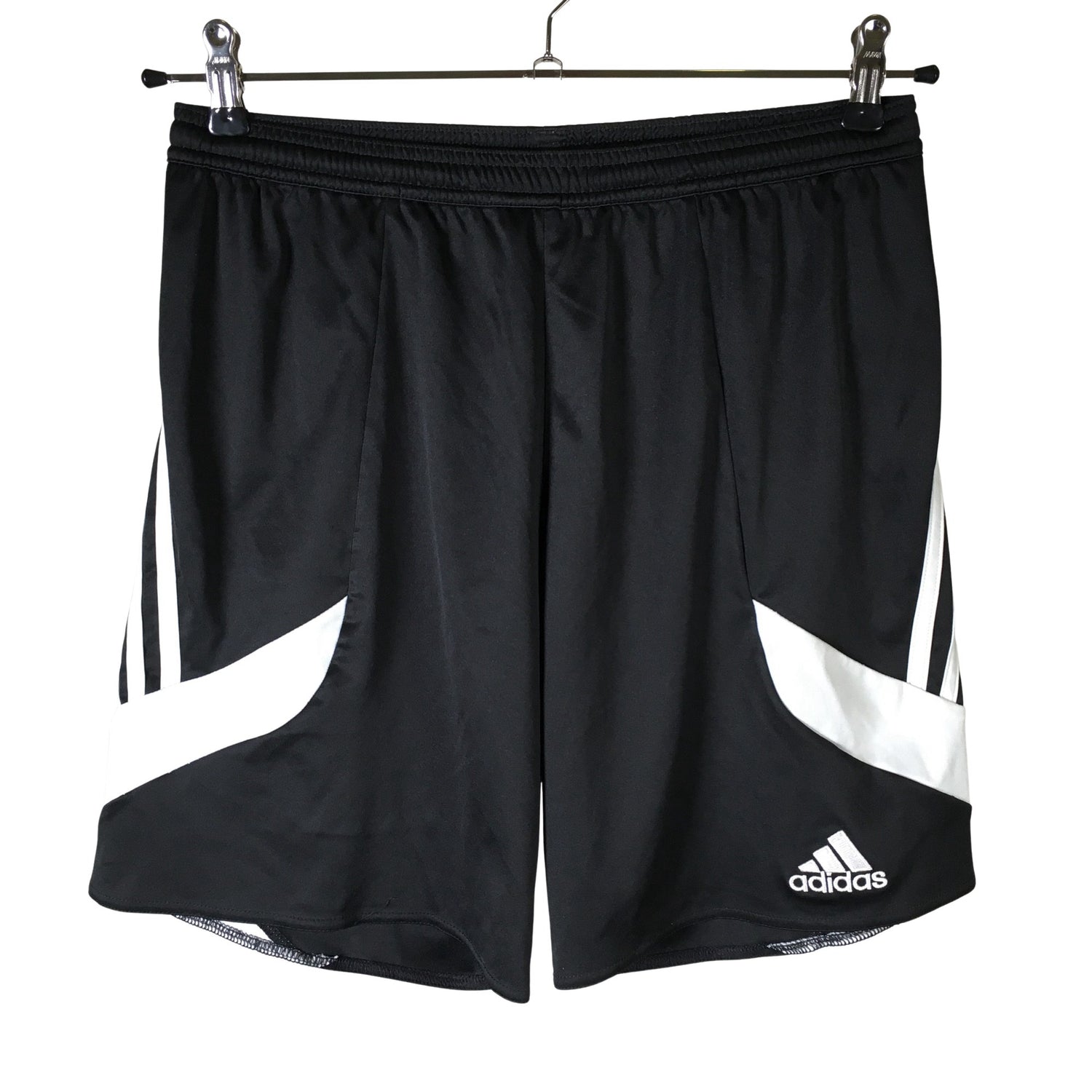  Urheilushortsit  Urheilushortsit, koko M  Adidas 
