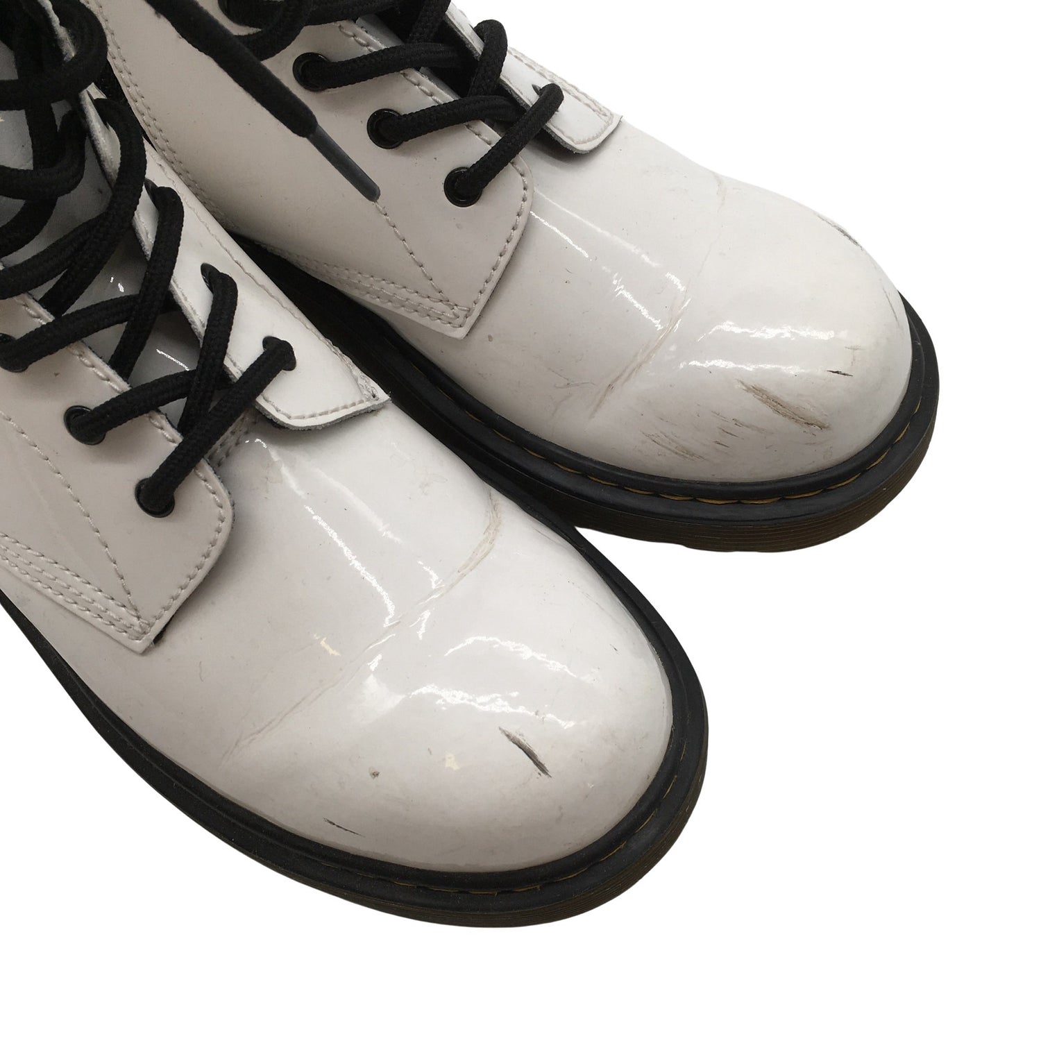  Maiharit  Maiharit, koko 38  Dr. Martens 