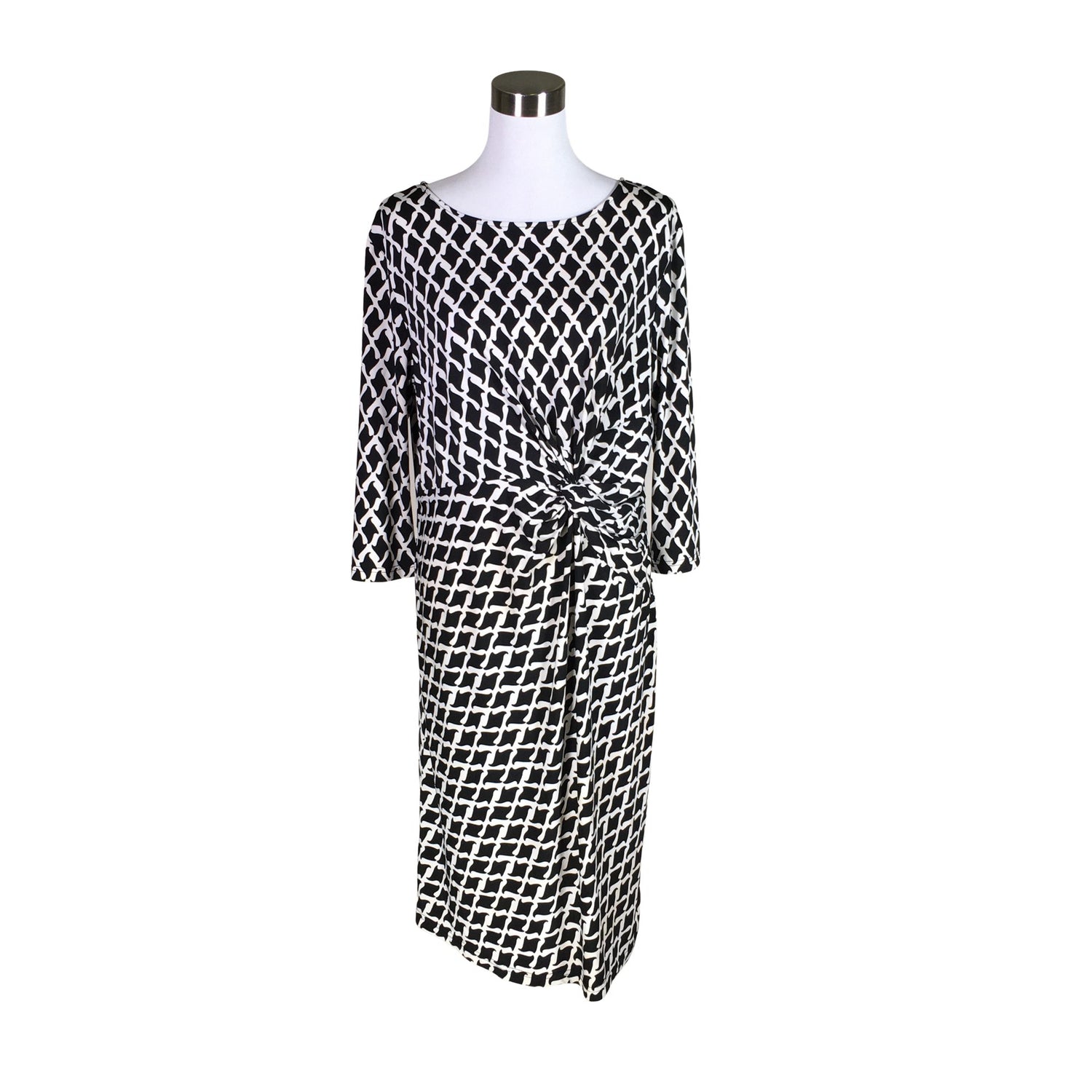 Mekko  Trikoomekko, koko 40  Aventura 