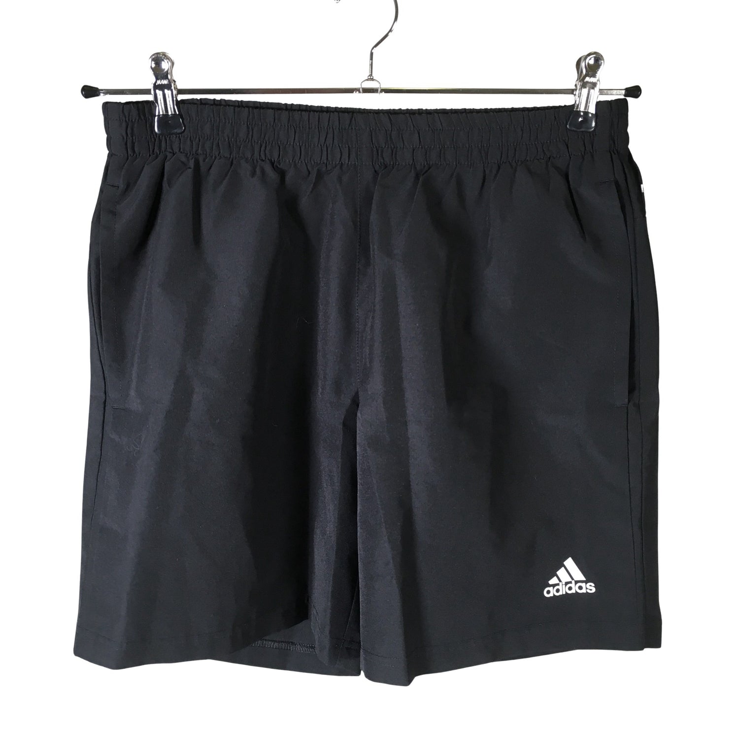  Urheilushortsit  Urheilushortsit, koko M  Adidas 