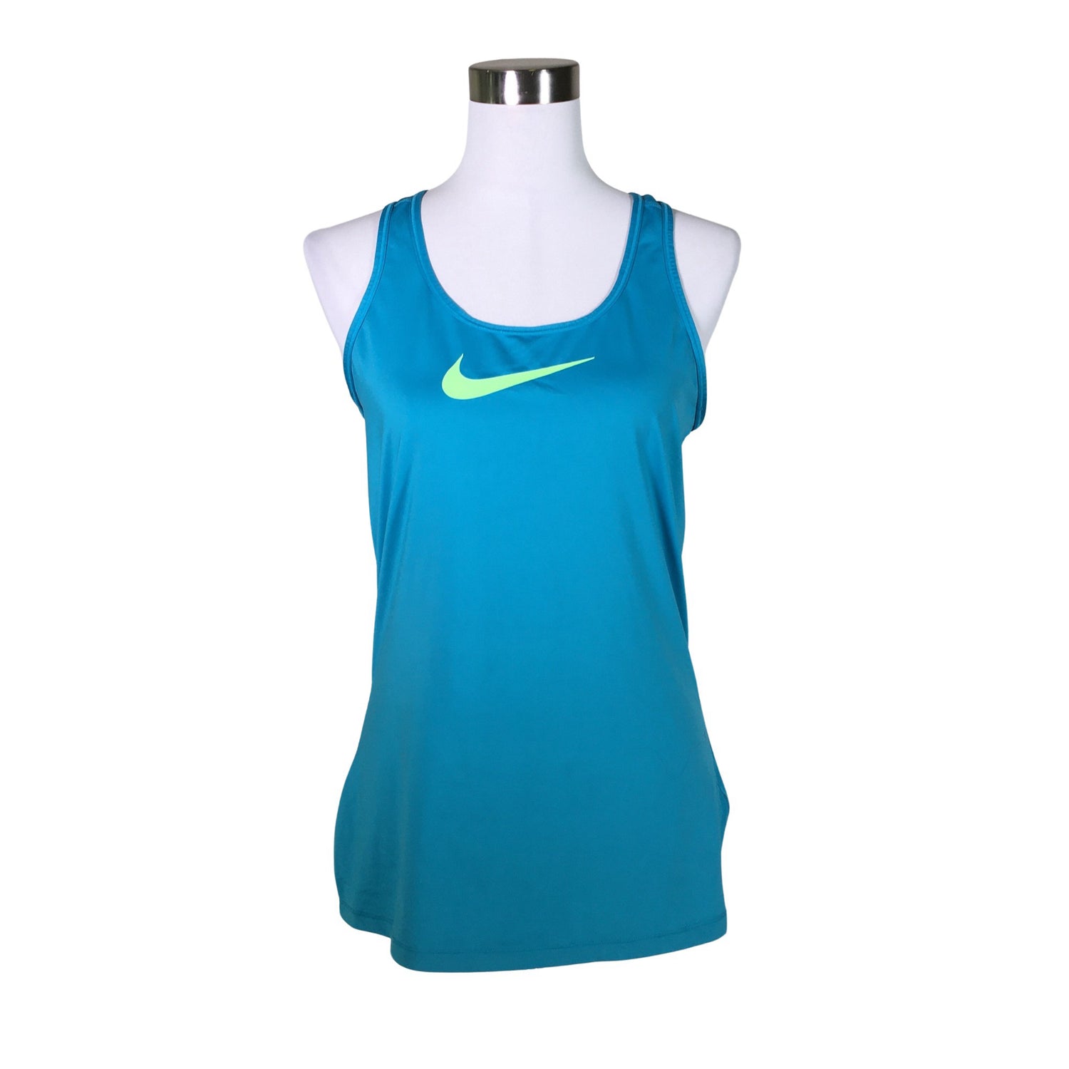  Urheilutoppi  Urheilutoppi, koko 40  Nike 