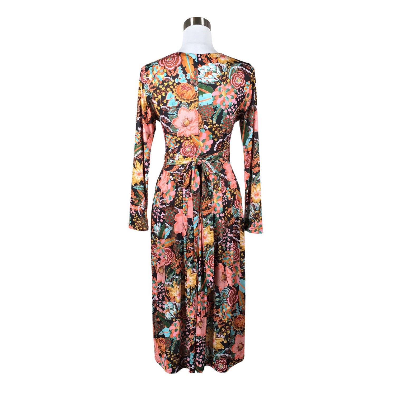  Mekko  Trikoomekko, koko 40  Camilla Thulin 